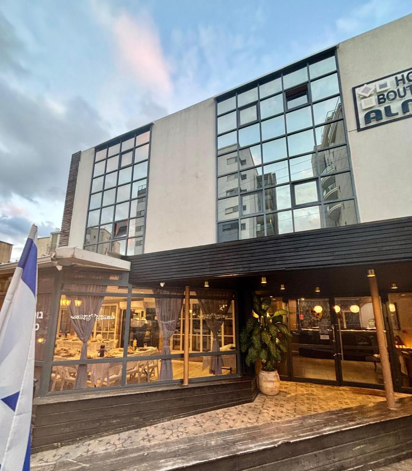 Hotel Alma - Near The Sea Netanja Exterior foto